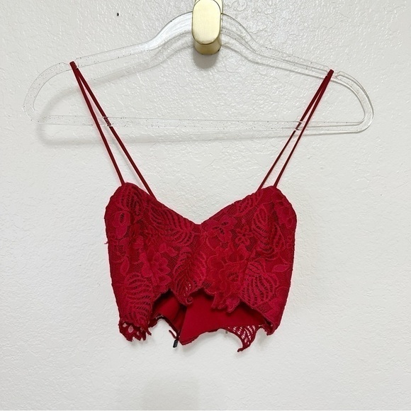 House of CB red lace crop top size small - Picture 3 of 12